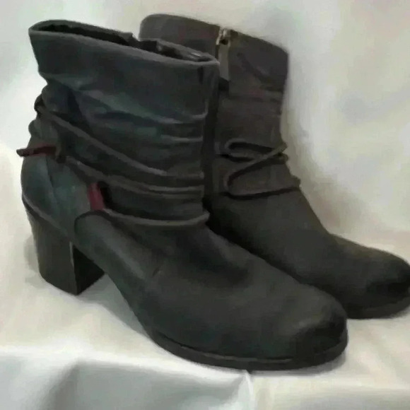 tamaris Shoes - Tamaris Blue Leather Boots size 8.5m